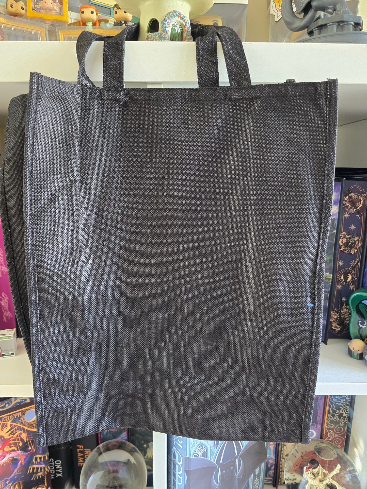 Hot Girls Read Linen Tote Bag