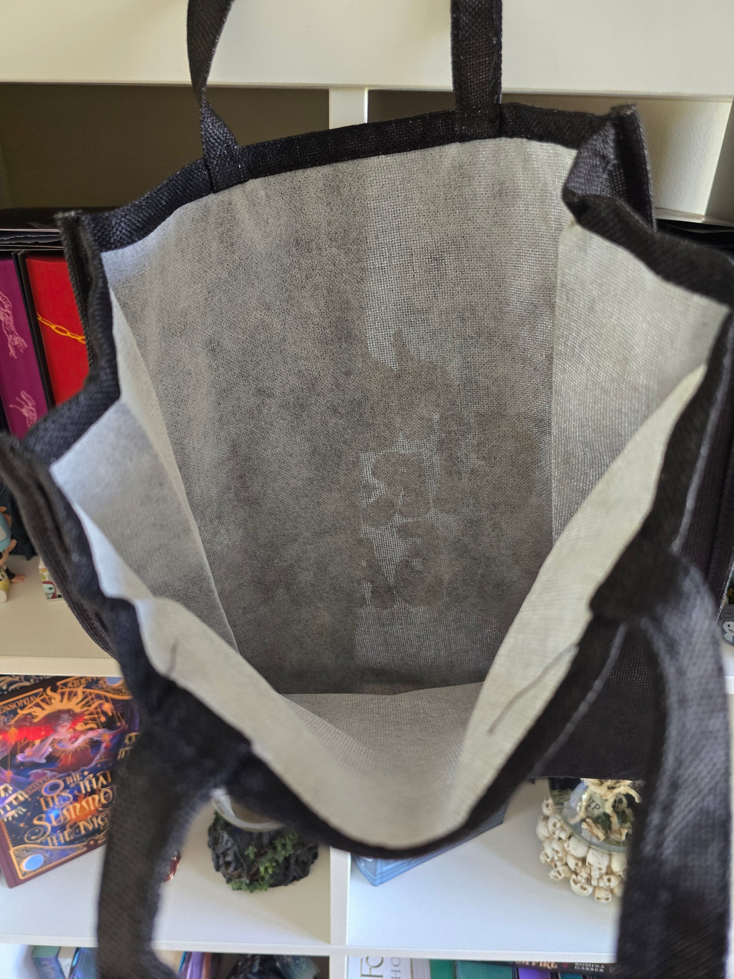 Hot Girls Read Linen Tote Bag